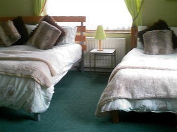 Linchens Bed And Breakfast Felbridge ภายนอก รูปภาพ